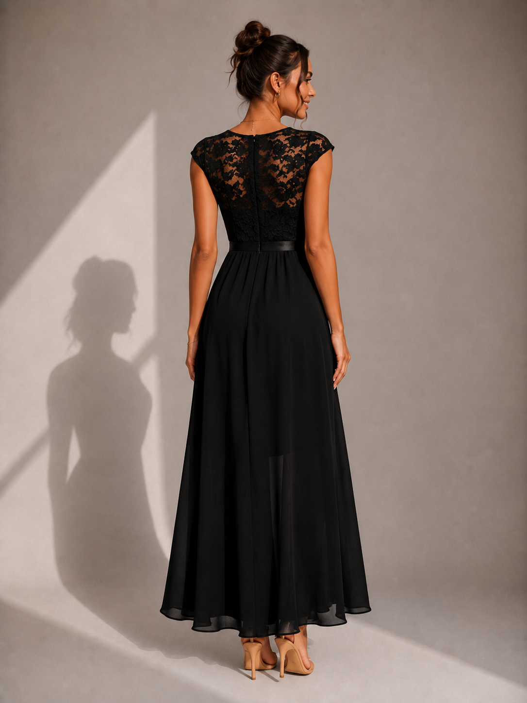 Klaudia | Elegancka Koronkowa Sukienka Maxi